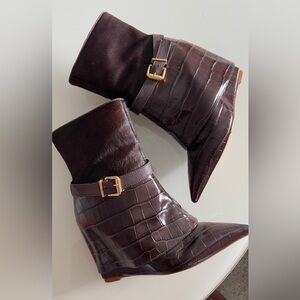 Schutz Elegant Brown Crocodile Pattern Ankle Boots